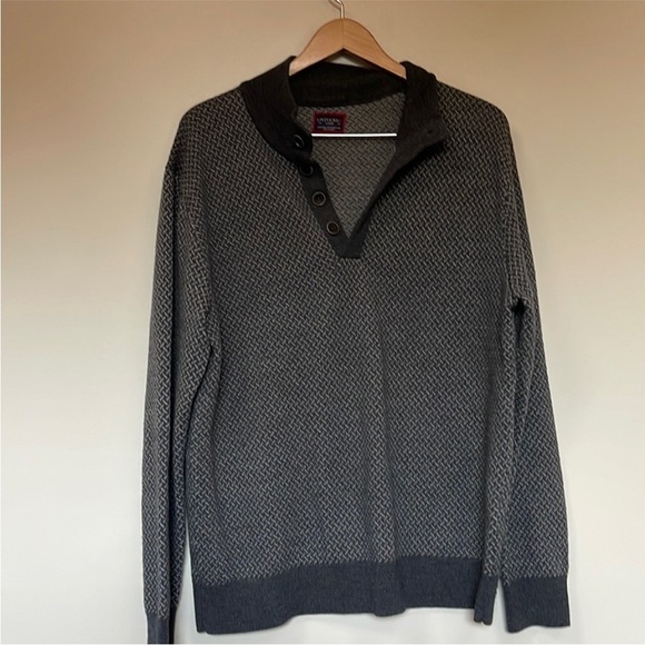 UNTUCKit Wool Sweater Sorensen Cross Stitch Mens 
Size large - Picture 2 of 6